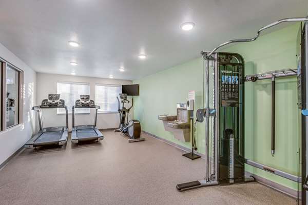 Fitness/ Exercise Room - WoodSpring Suites Farmington Hills
