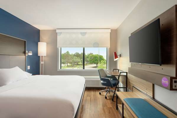  - Tru by Hilton Hotel Frisco