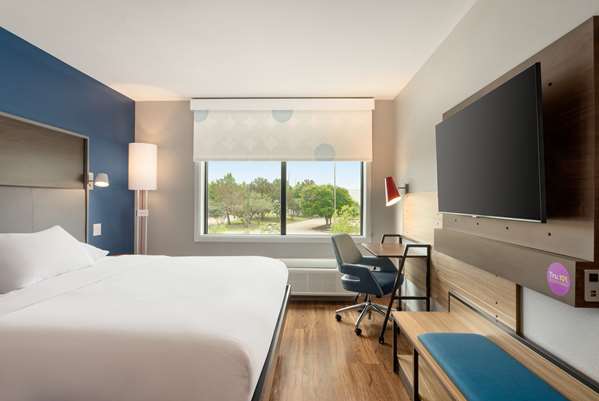  - Tru by Hilton Hotel Frisco