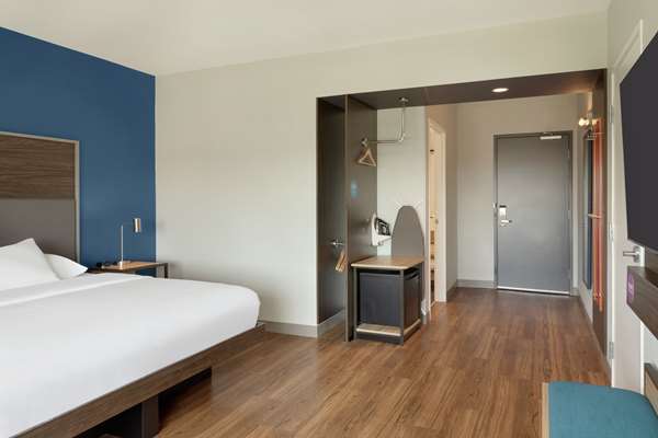  - Tru by Hilton Hotel Frisco