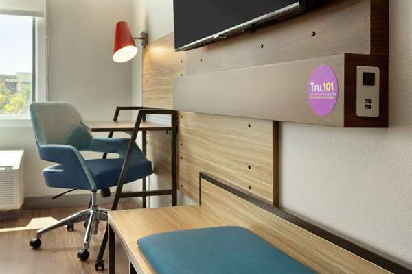  - Tru by Hilton Hotel Frisco