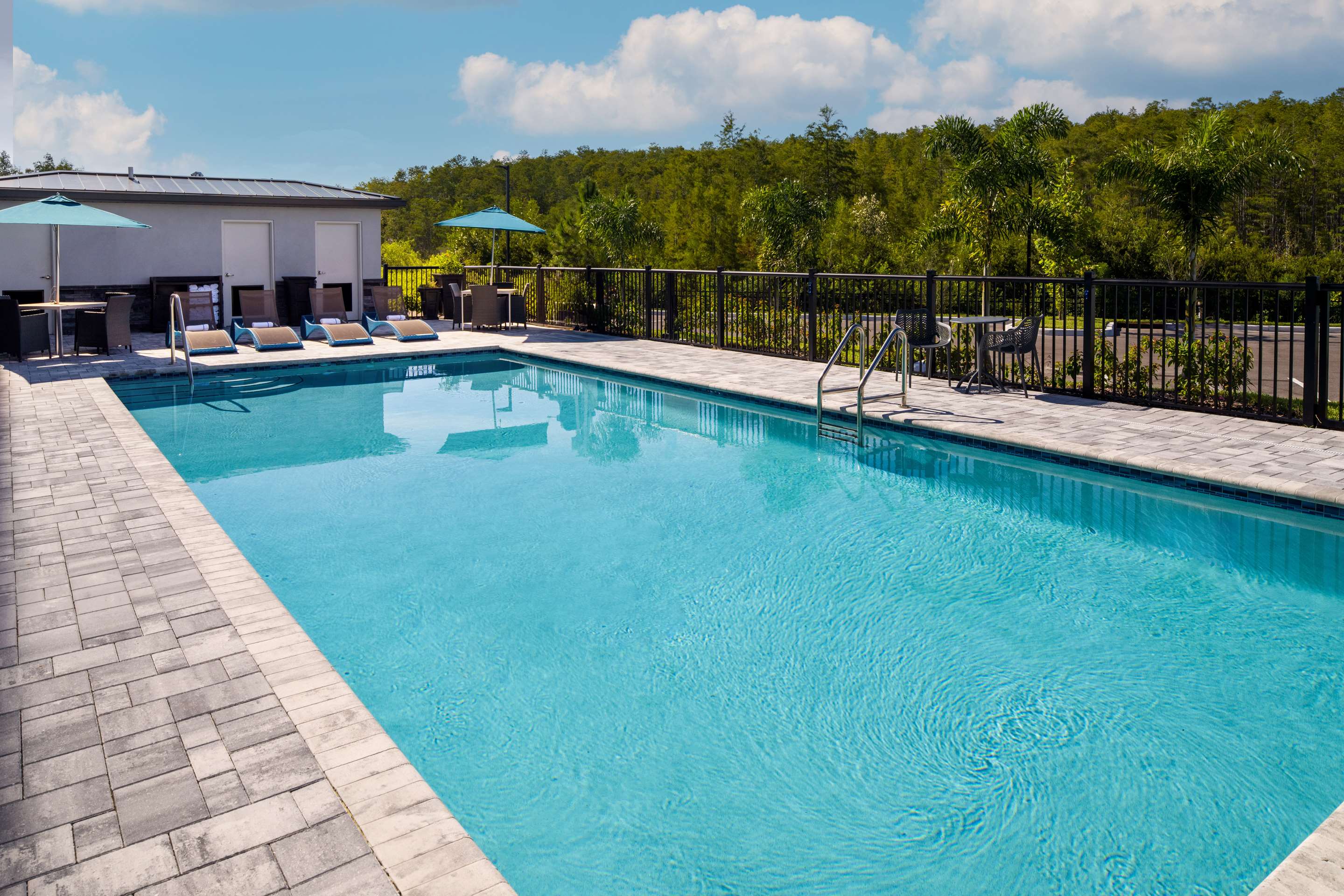 Pool | Hampton Inn Kissimmee North