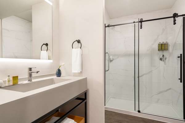  - DoubleTree by Hilton Hotel North South San Francisco