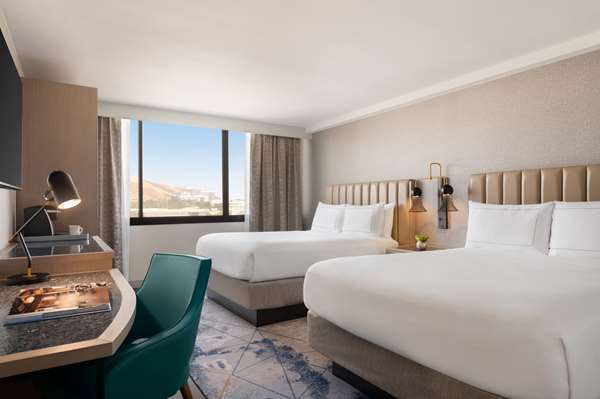  - DoubleTree by Hilton Hotel North South San Francisco