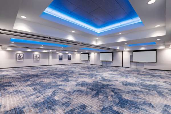  - DoubleTree by Hilton Hotel North South San Francisco