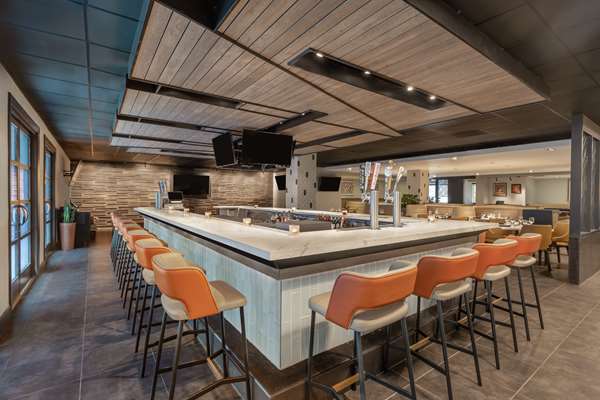 Bar - DoubleTree by Hilton Hotel North South San Francisco