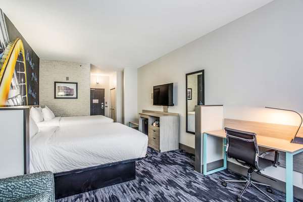 Suite - Clarion Pointe Hotel Franklin - I-65, Exit 65