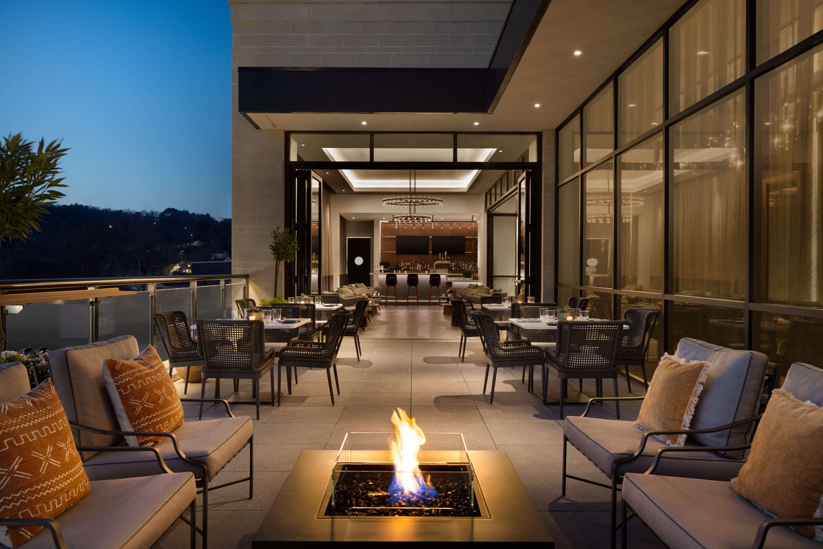 BarLounge | Valley Hotel Homewood Birmingham, Curio Collection by Hilton