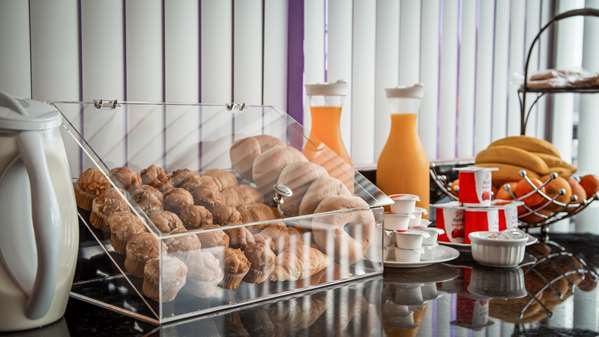 Amenities - SureStay Hotel by Best Western Findlay - I-75, Exit 157