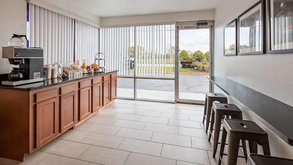 Amenities - SureStay Hotel by Best Western Findlay - I-75, Exit 157