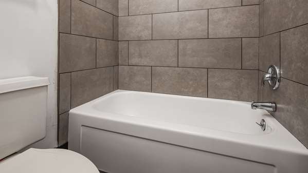  - SureStay Hotel by Best Western Findlay - I-75, Exit 157