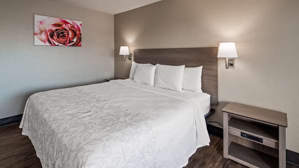  - SureStay Hotel by Best Western Findlay - I-75, Exit 157