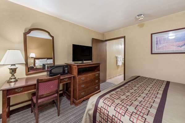  - Rodeway Inn West Columbus - I-70, Exit 91