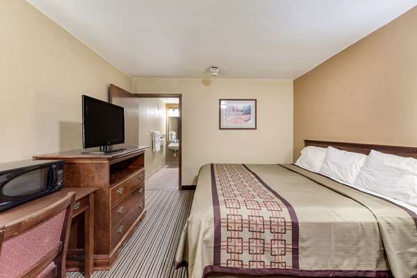  - Rodeway Inn West Columbus - I-70, Exit 91