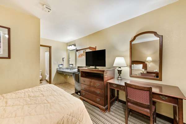  - Rodeway Inn West Columbus - I-70, Exit 91
