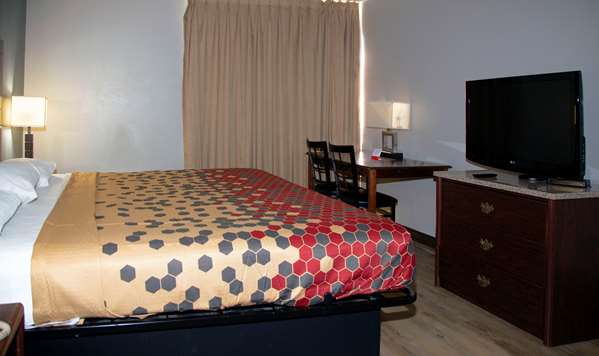  - Econo Lodge Ardmore