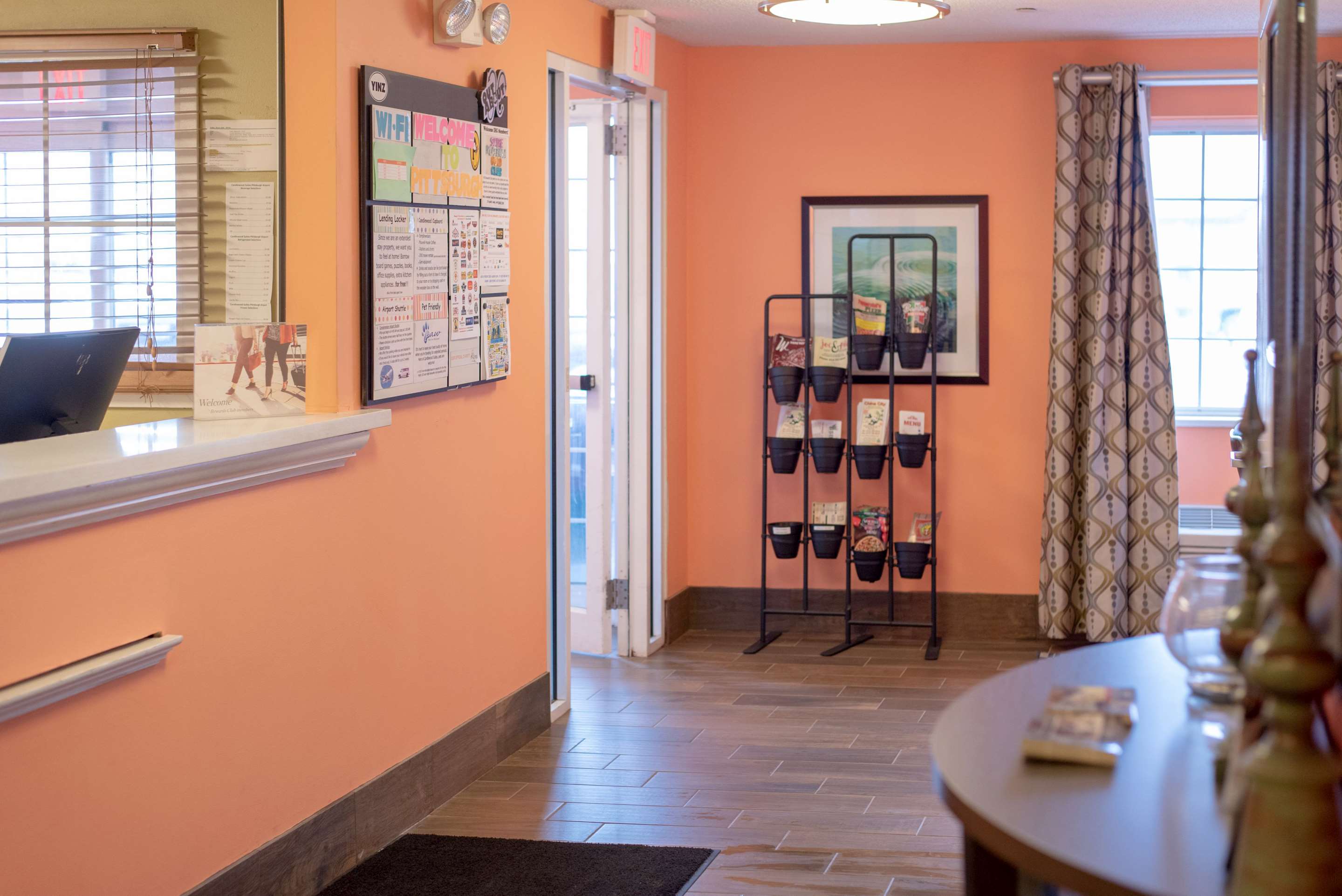 Hotel Lobby | Sonesta Simply Suites Pittsburgh Airport