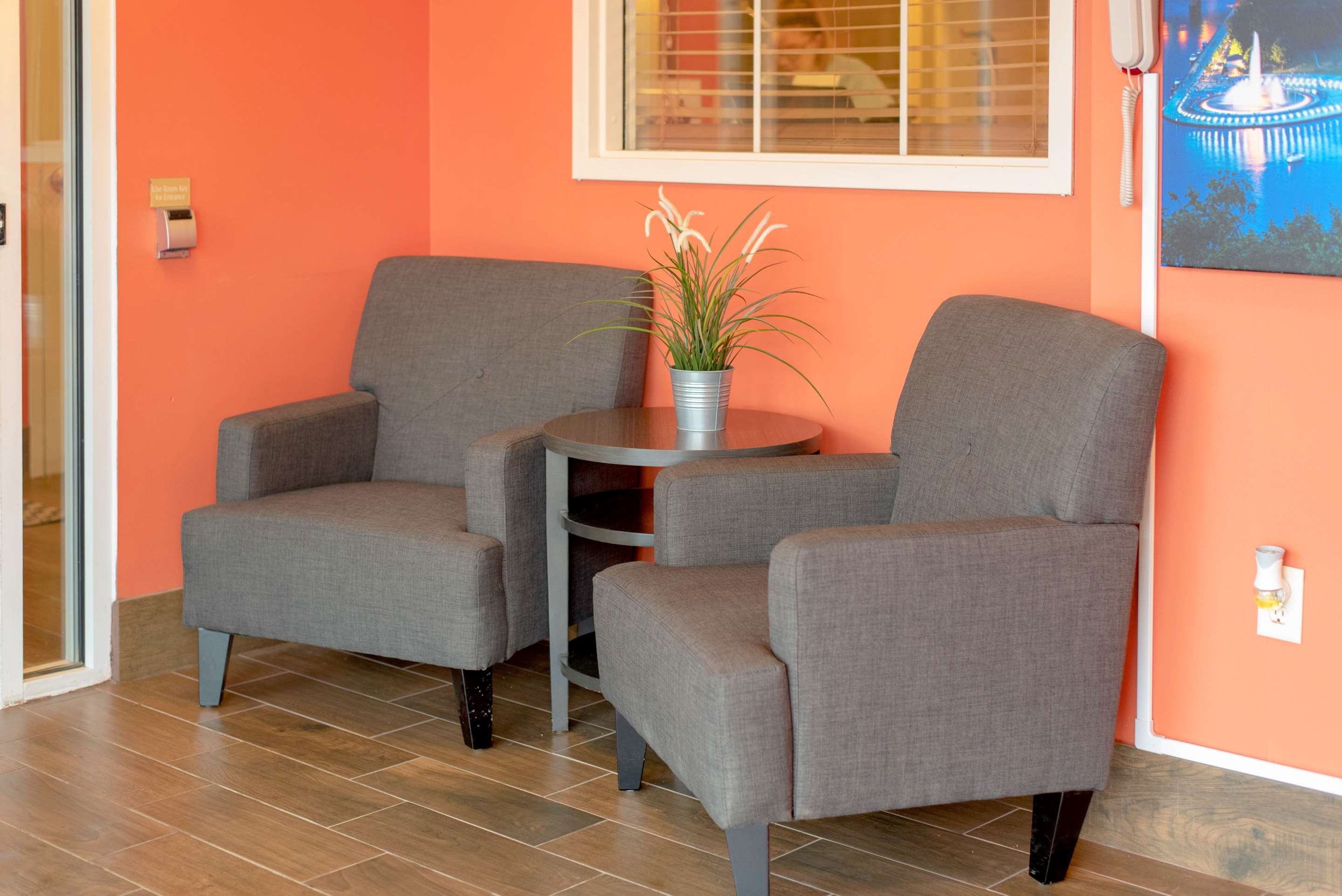 Shuttle Waiting Room | Sonesta Simply Suites Pittsburgh Airport
