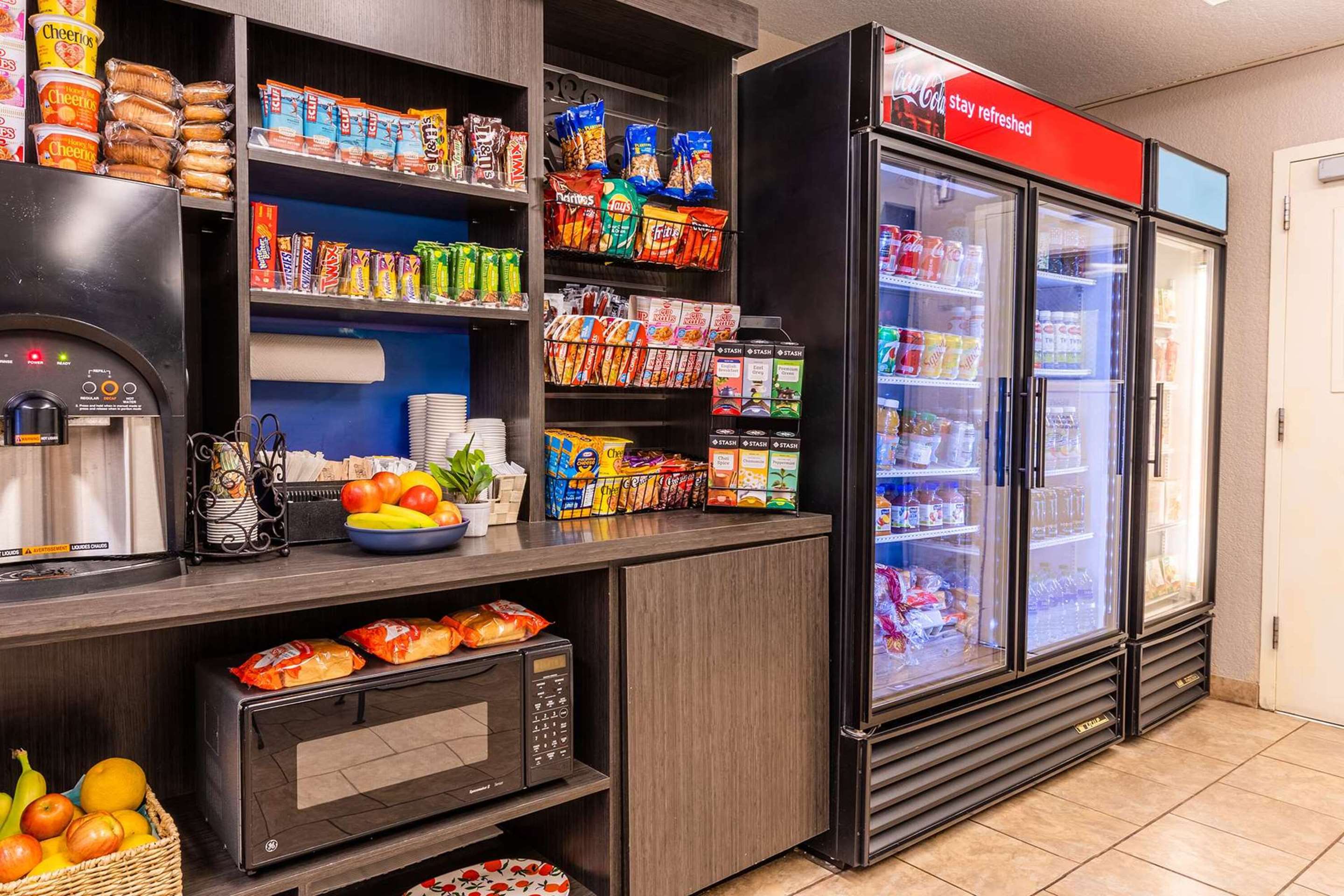 The Store | Sonesta Simply Suites Pittsburgh Airport