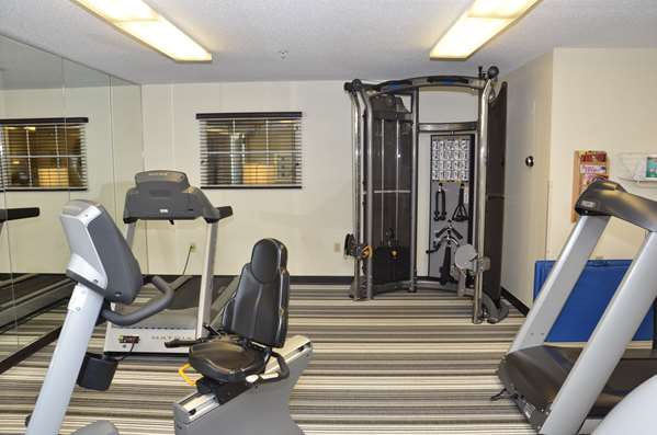Fitness/ Exercise Room - Sonesta Simply Suites Warren
