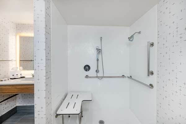  - Sonesta Hotel Downtown Columbus - I-670, Exit 4