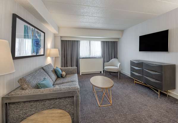 Suite - Sonesta Hotel Downtown Columbus - I-670, Exit 4