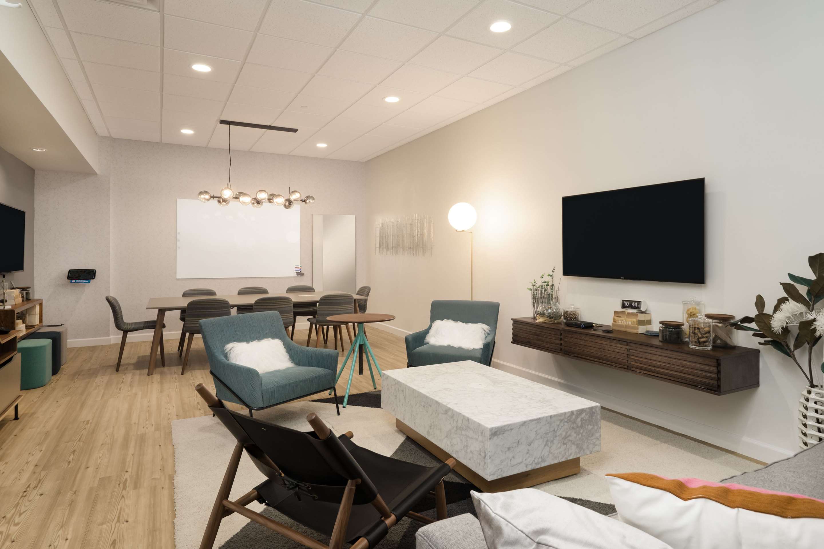 The Huddle | Sonesta Milwaukee West Wauwatosa