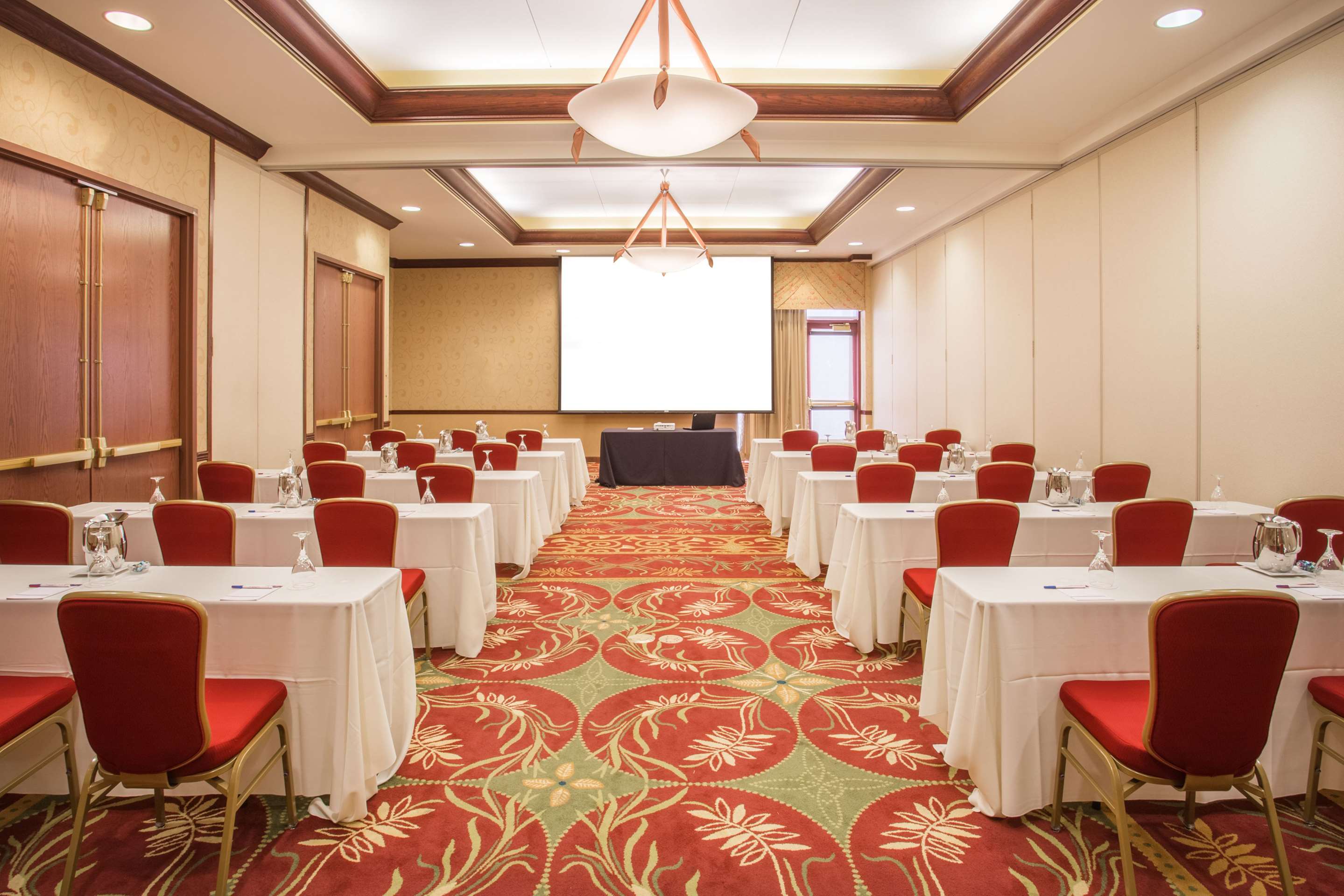 Emelie Vogel Nunnamacher Room | Sonesta Milwaukee West Wauwatosa