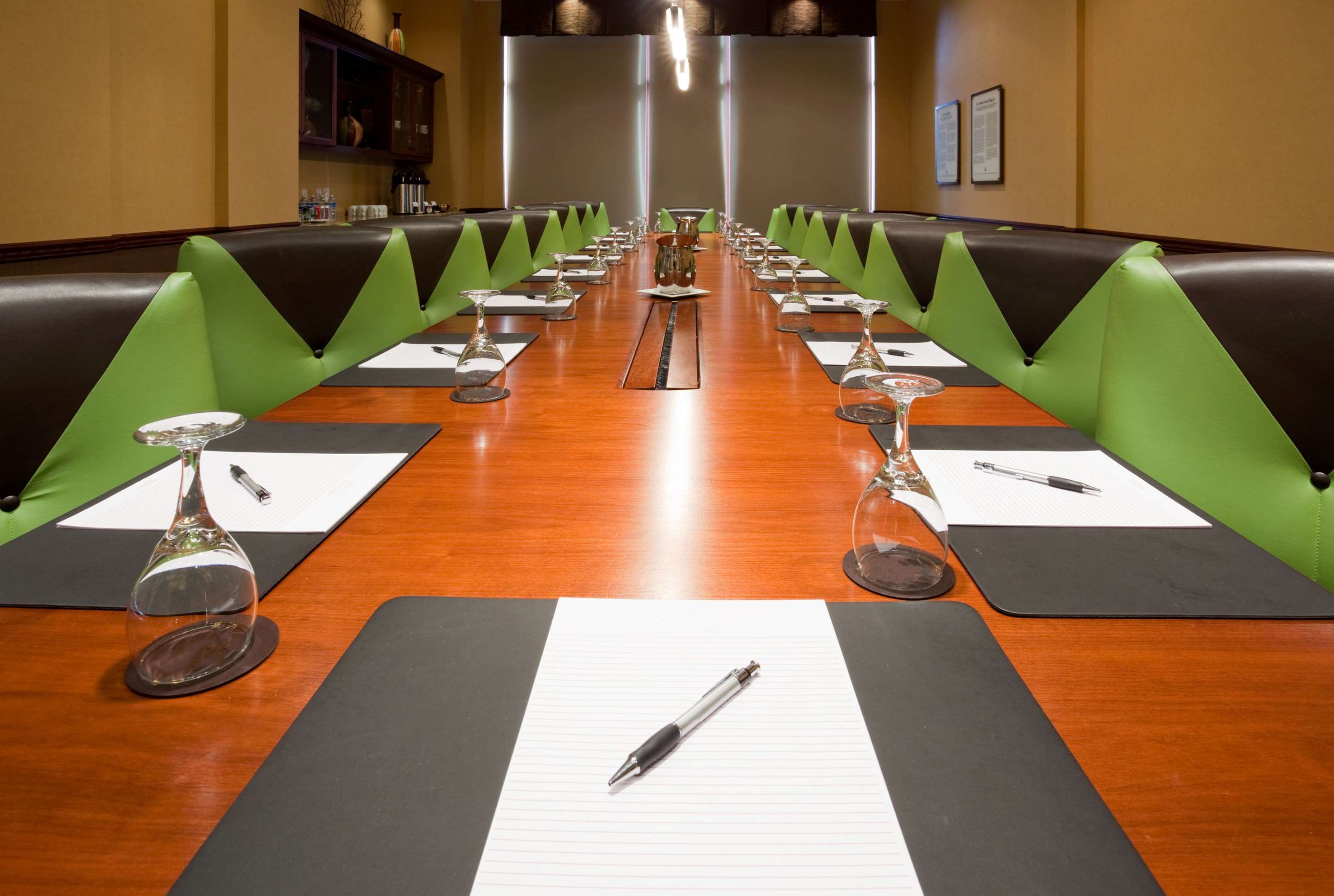 Boardroom | Sonesta Milwaukee West Wauwatosa