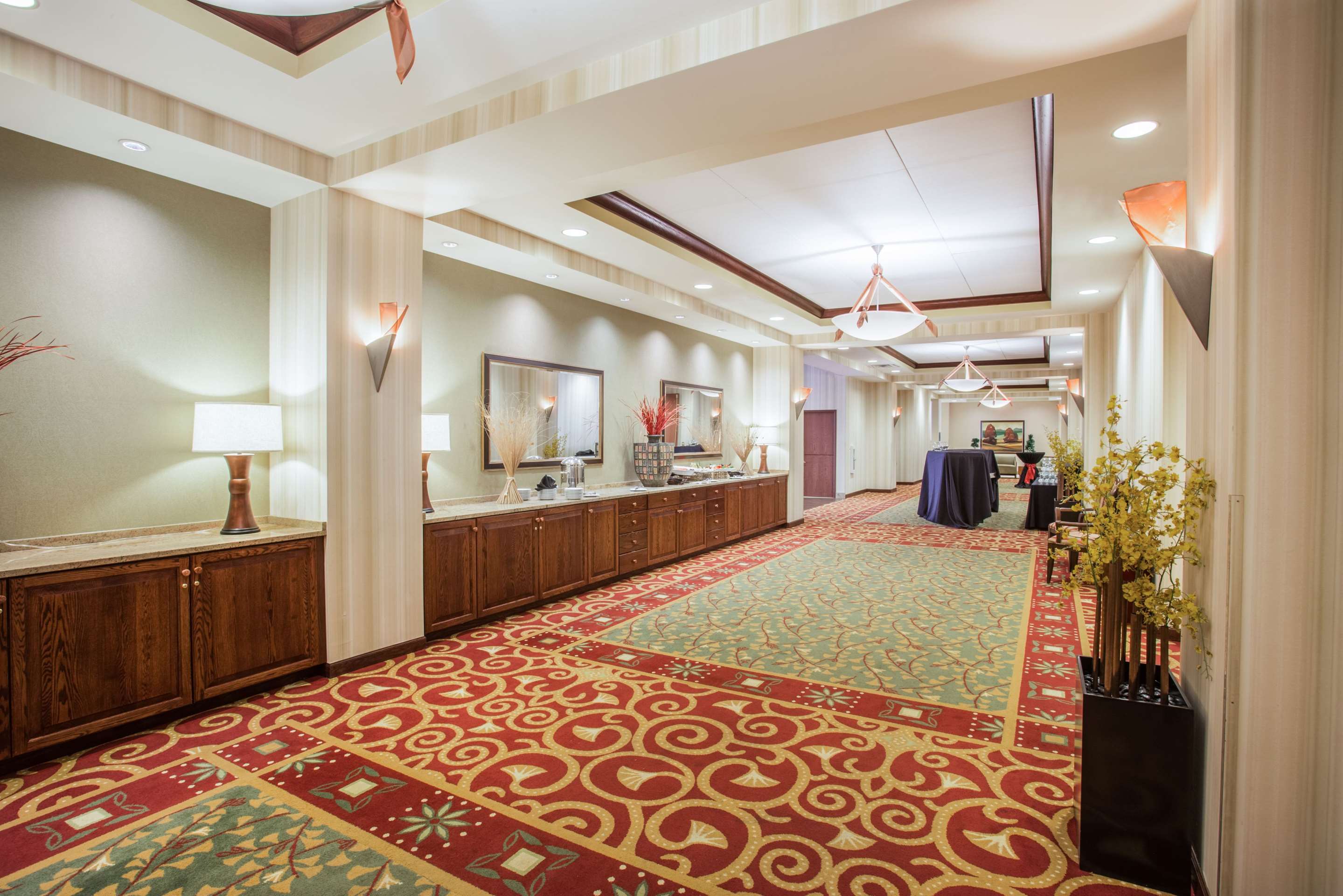 Milwaukee West PreStage Area | Sonesta Milwaukee West Wauwatosa