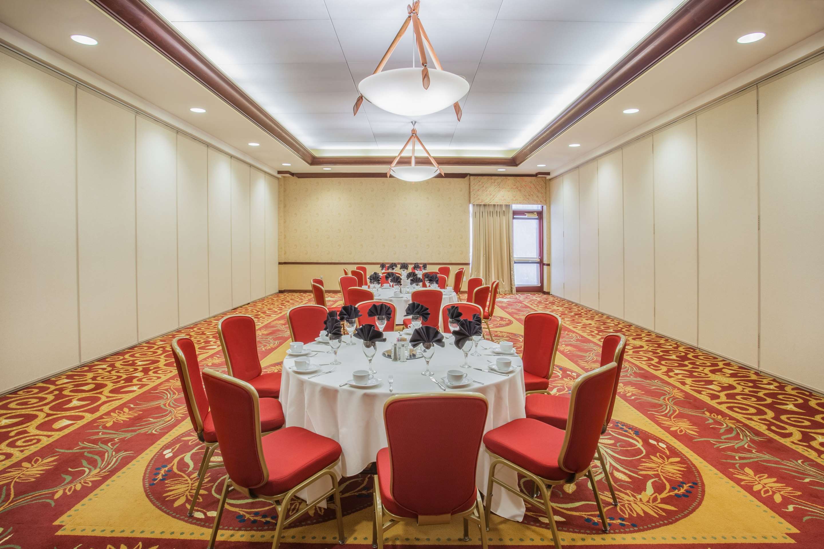 John C Doyne Meeting Room | Sonesta Milwaukee West Wauwatosa