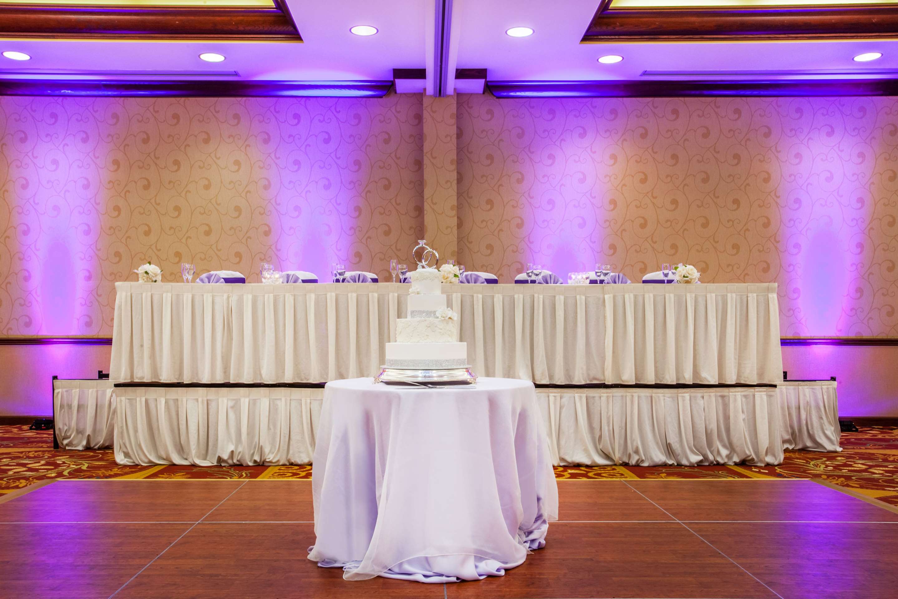 Ballroom Wedding Head Table | Sonesta Milwaukee West Wauwatosa