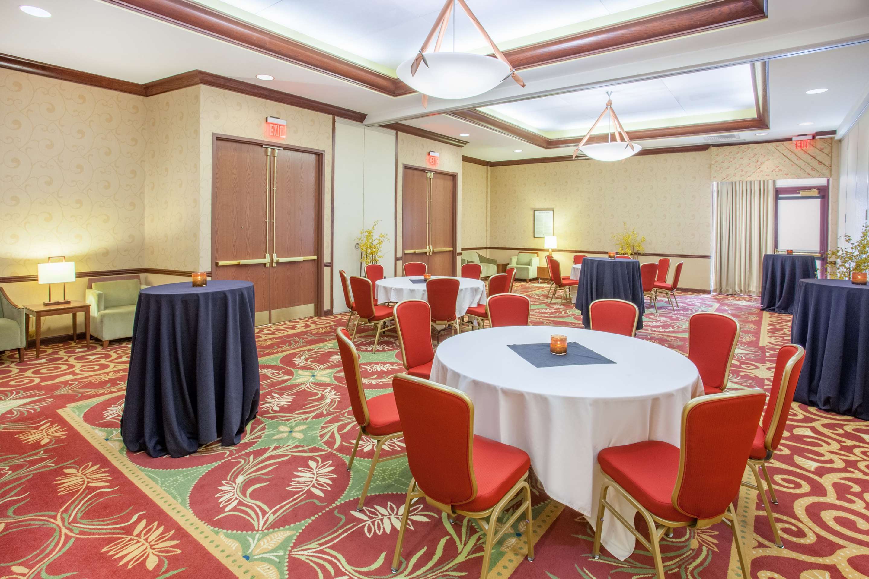 Emelie Vogel Nunnamacher Room | Sonesta Milwaukee West Wauwatosa