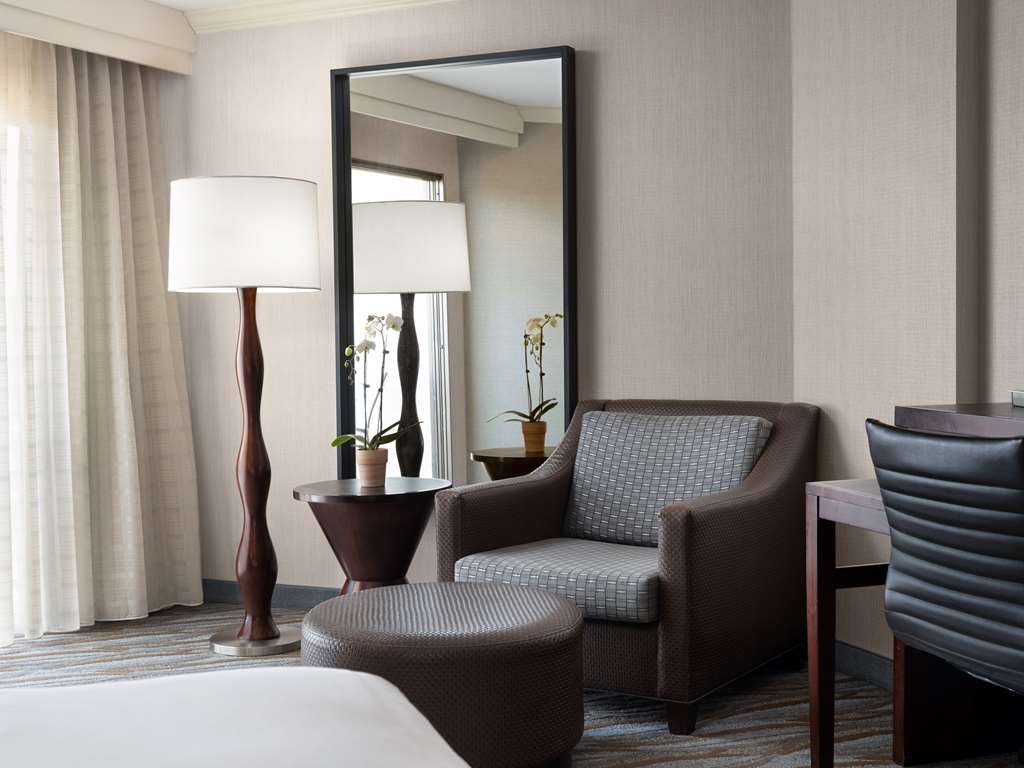 Sonesta Redondo Beach Marina-guestroom-Guest Room,On-Site.jpg