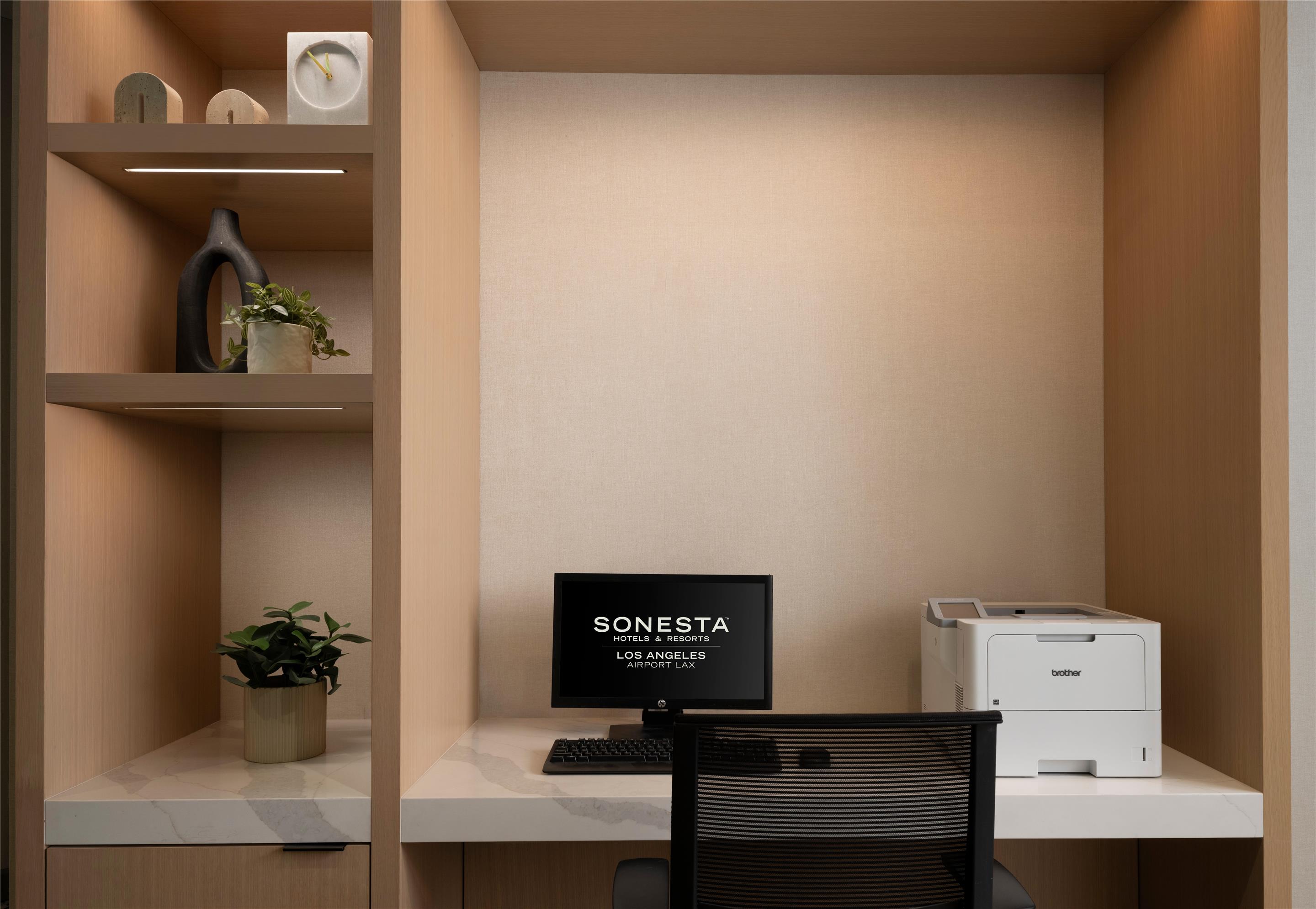 Business Center | Crowne Plaza Los Angeles Airport