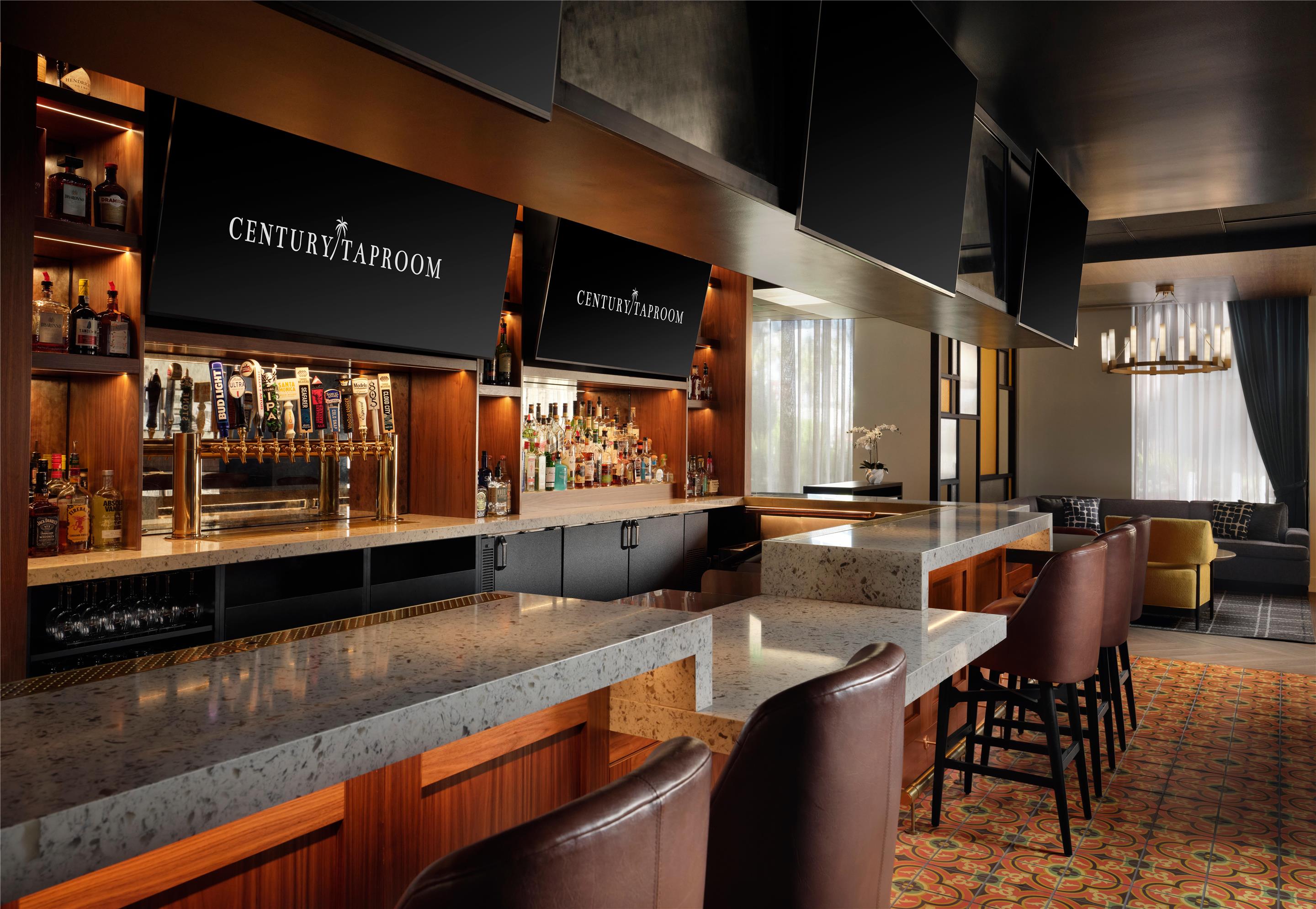 Century Taproom | Crowne Plaza Los Angeles Airport