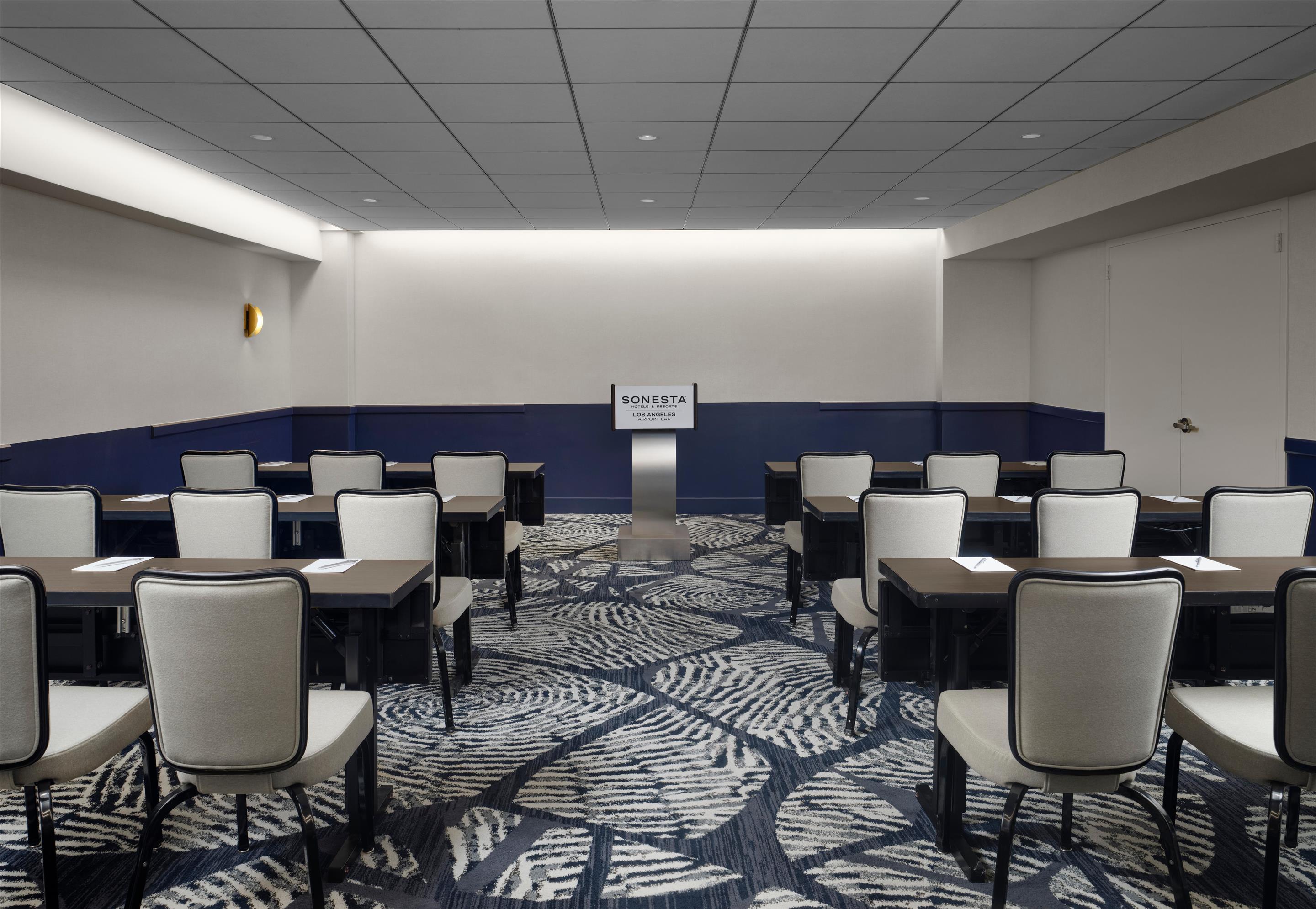 Mendocino Classroom | Crowne Plaza Los Angeles Airport