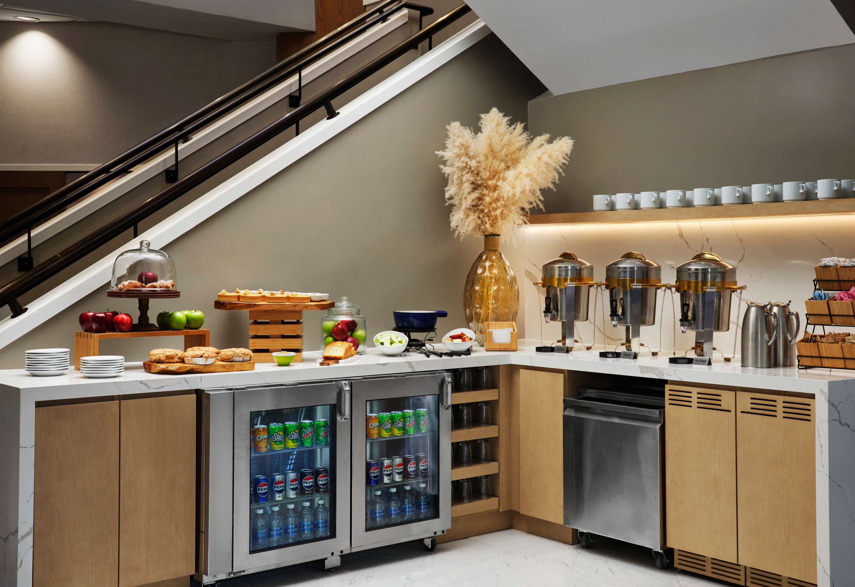 SHR WhitePlains Meetings Catering Recharge Station