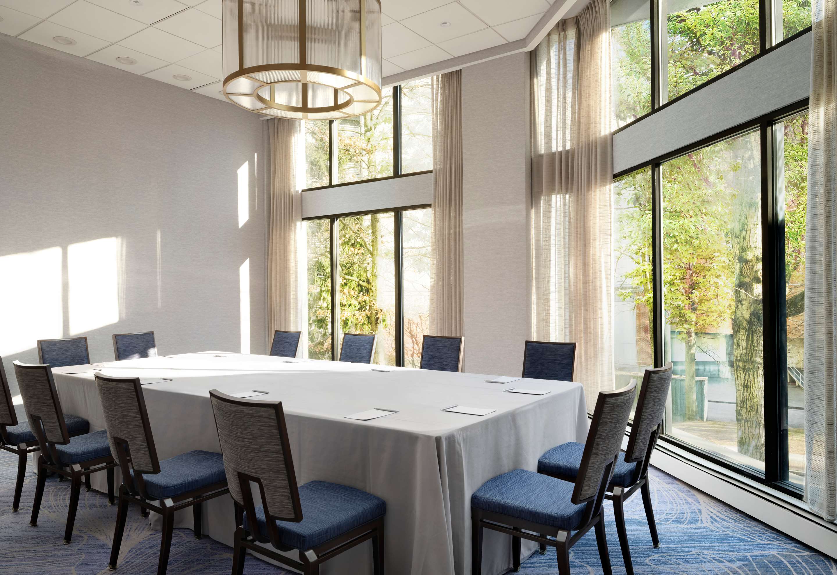 SHR WhitePlains Meetings Hudson Boardroom ConferenceSeating