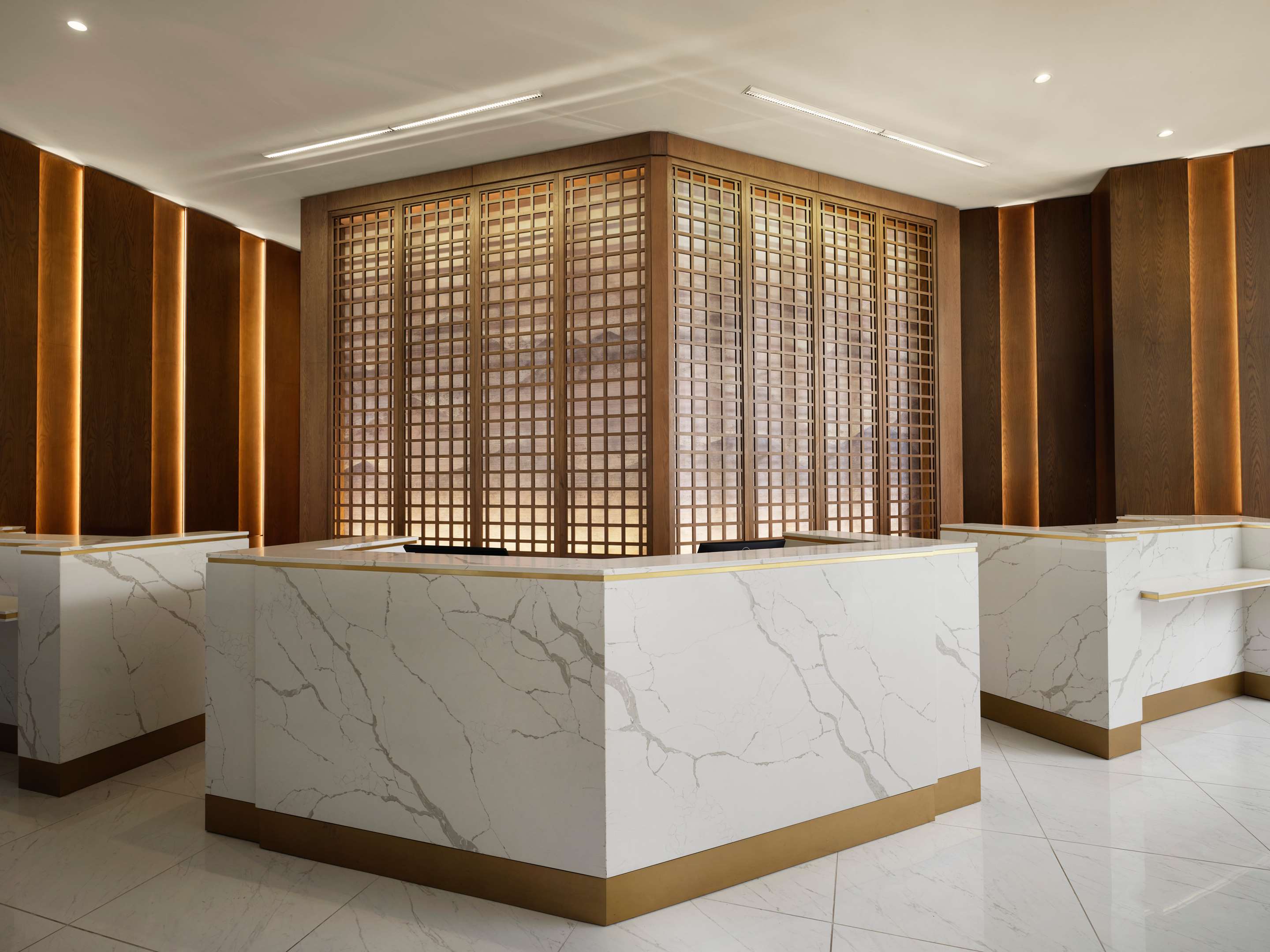 SHR WhitePlains Lobby FrontDesk