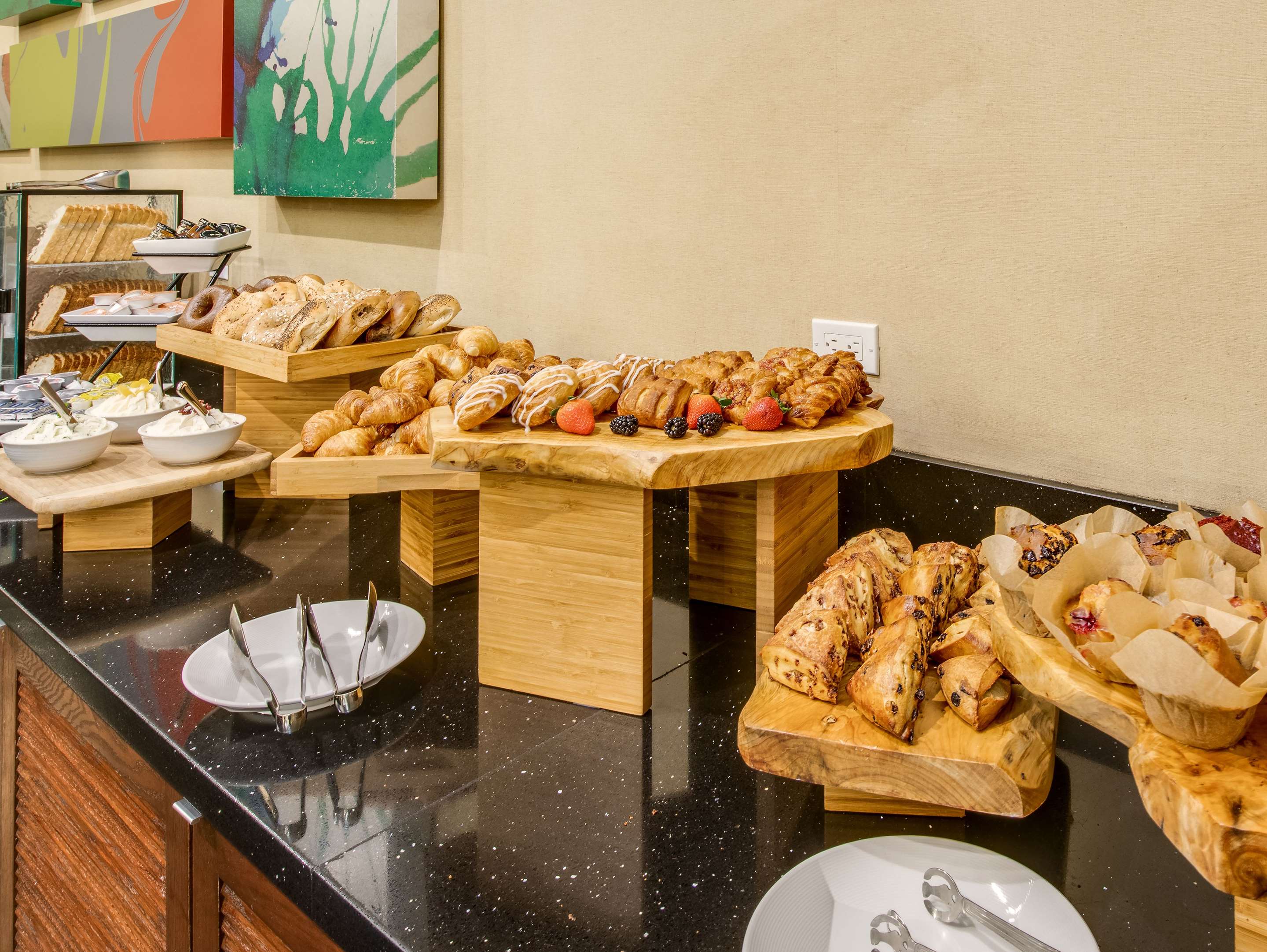 SHR WhitePlains Dining WhiskBreakfastBuffet Pastries