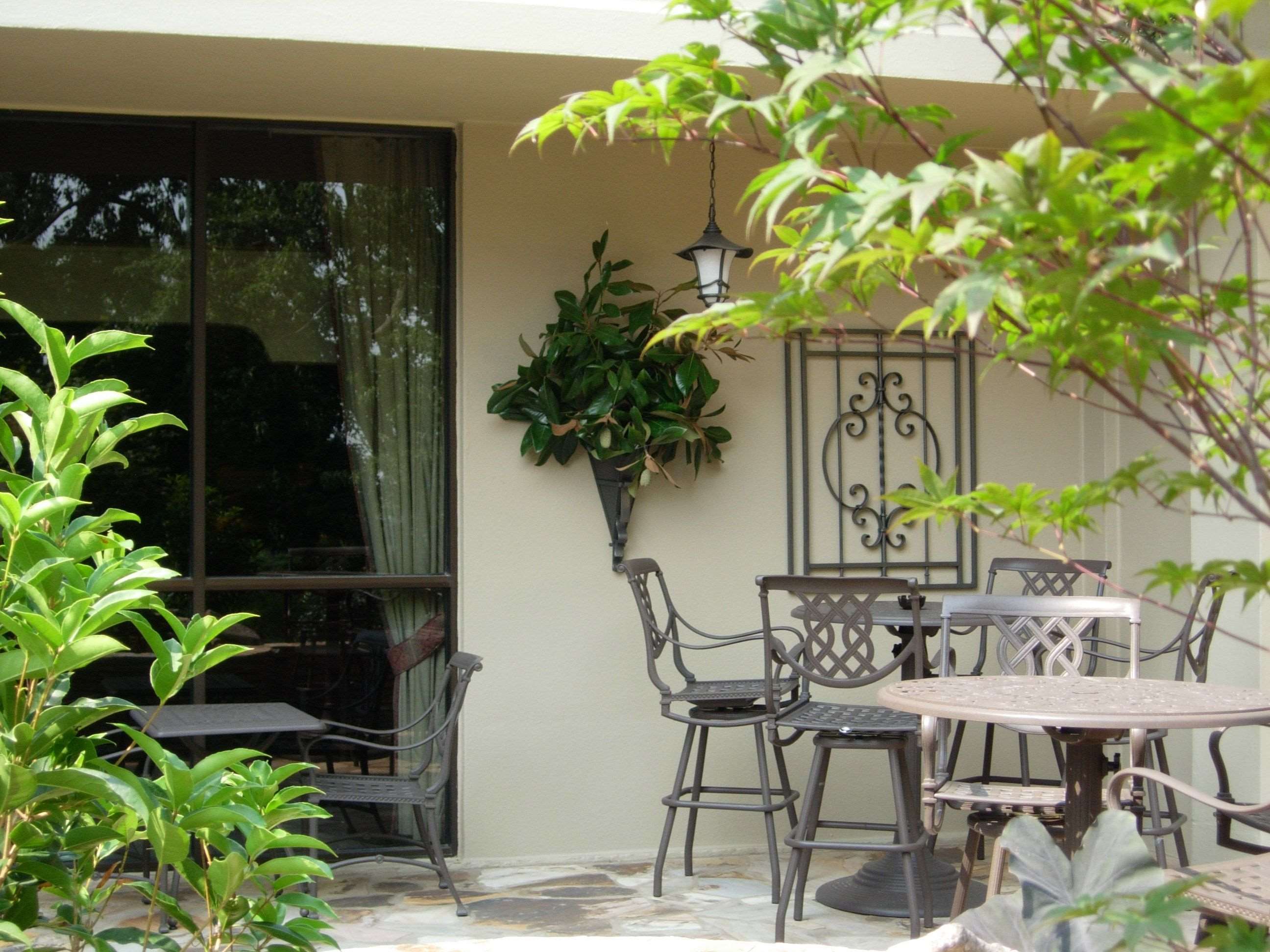 Guest Patio Courtyard