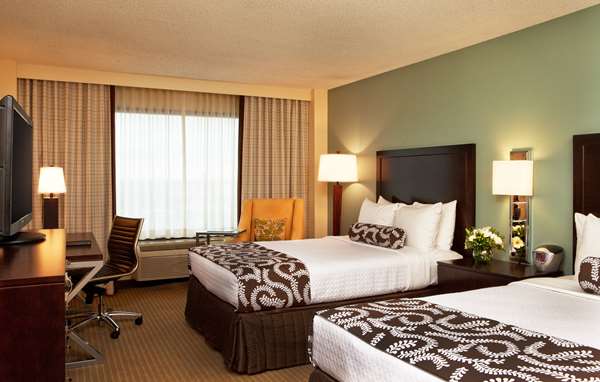  - Sonesta Hotel Airport North Atlanta - I-85, Exit 73