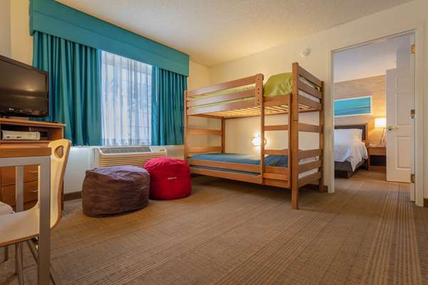 Suite - Sonesta Hotel Anaheim - I-5, Exit 109