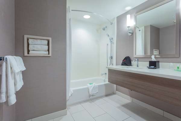  - Sonesta Hotel Anaheim - I-5, Exit 109