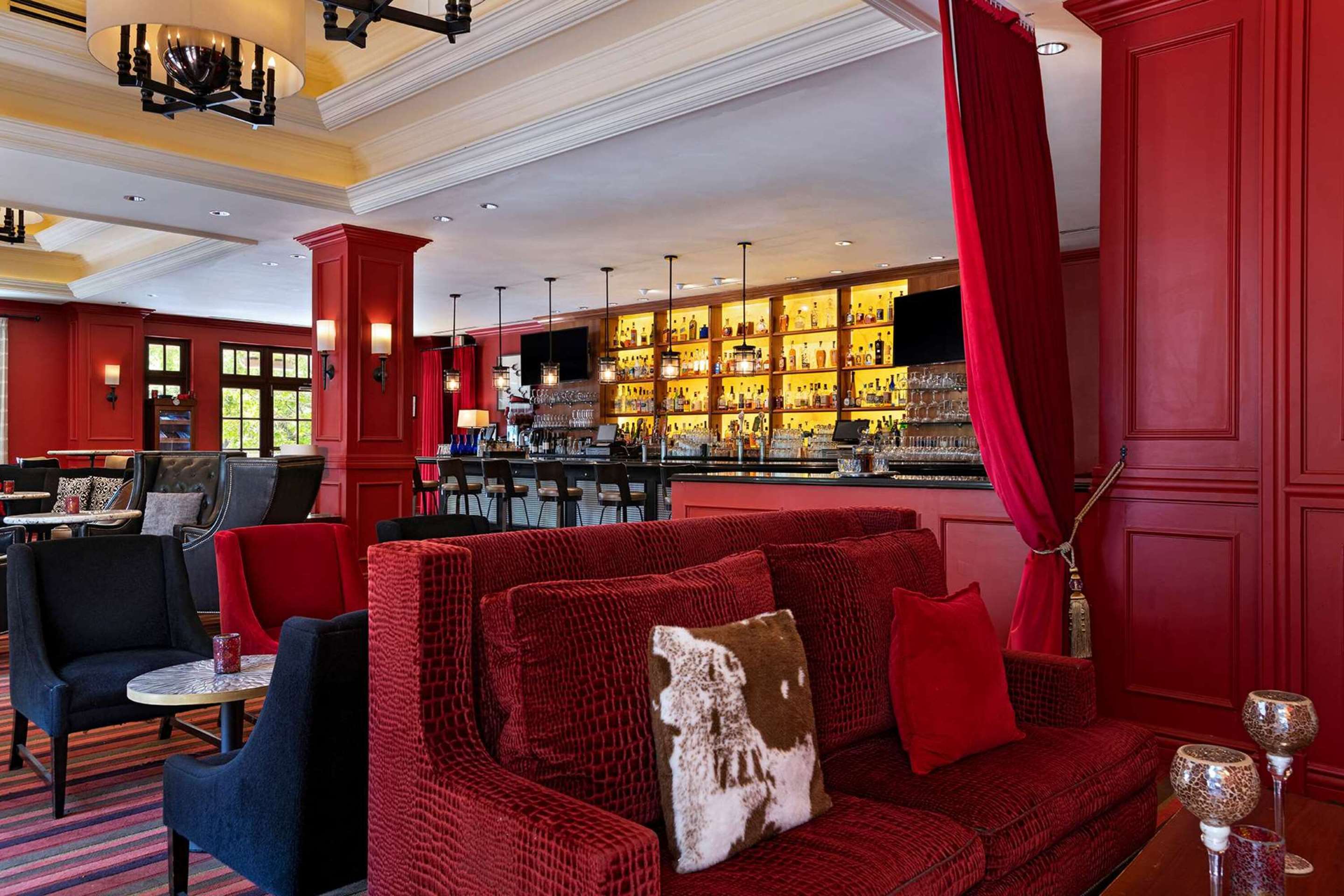 Stephen F's Bar & Terrace - Craft cocktails and classic Austin atmosphere. | The Stephen F Austin Royal Sonesta Hotel