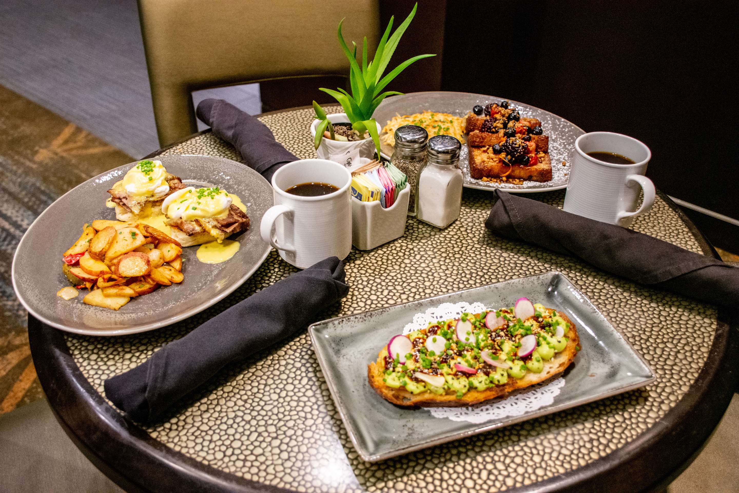 Fuel your day with fresh favorites at Cafe Fuller | The Stephen F Austin Royal Sonesta Hotel