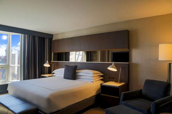 Suite - Yorkville Royal Sonesta Hotel Queens Park Toronto