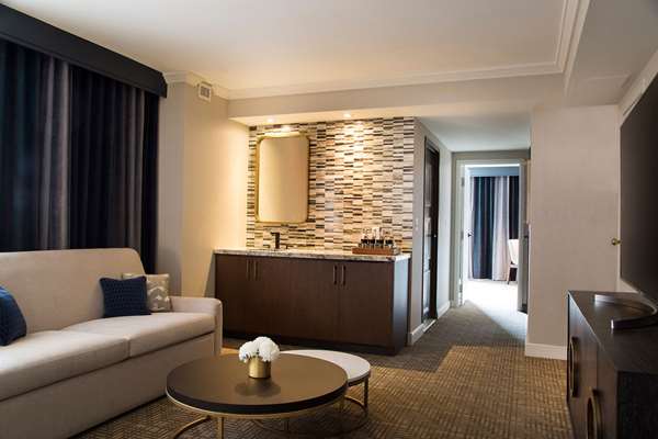 Suite - Yorkville Royal Sonesta Hotel Queens Park Toronto