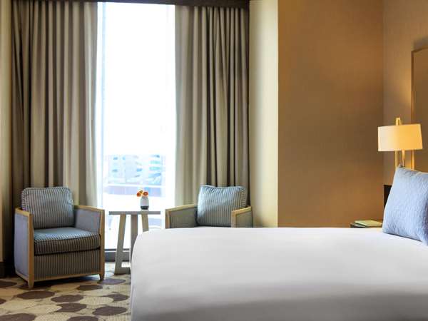 Suite - Royal Sonesta Hotel Chicago River North